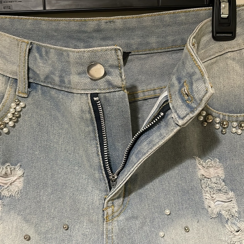 J NNA Denim Shorts with Pearl Accents Large - Picture 6 of 10